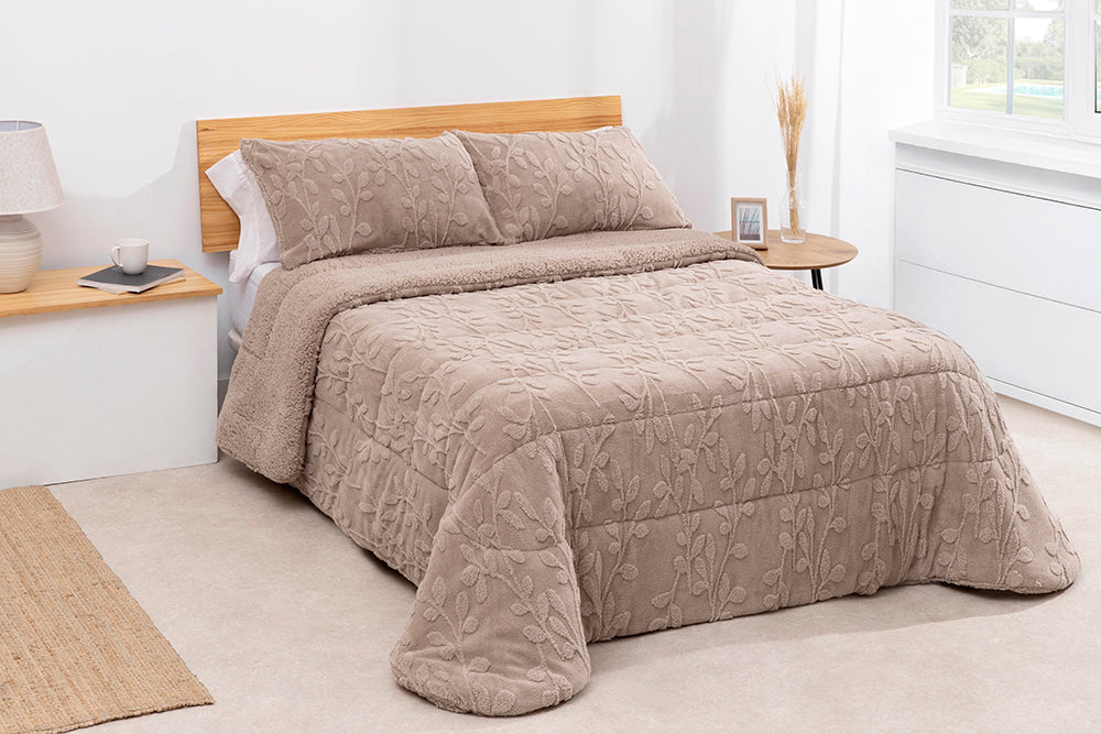 Edredón Karamelo Jacquard Lirien Beige - Set Edredón + Fundas de Almohada